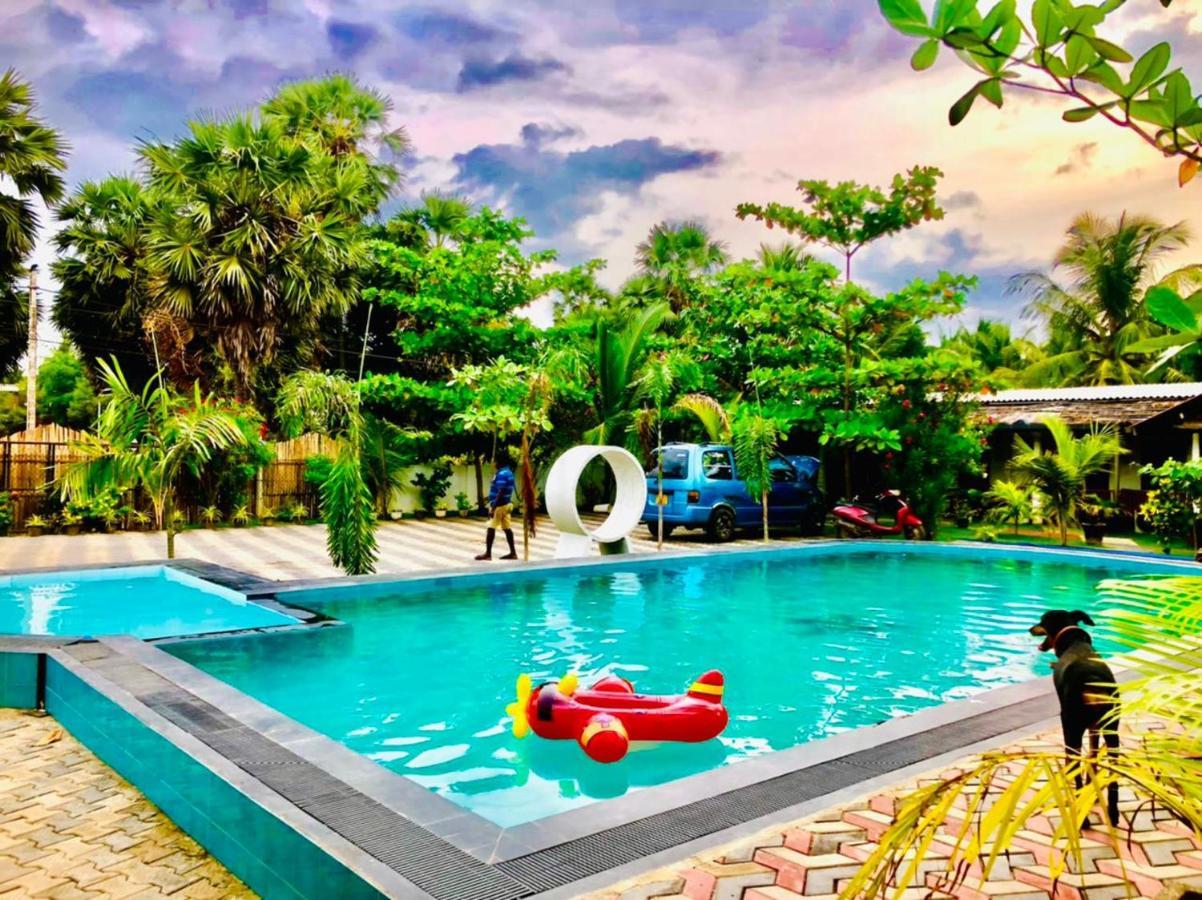 Trinco Star Cabana Trincomalee Exteriör bild