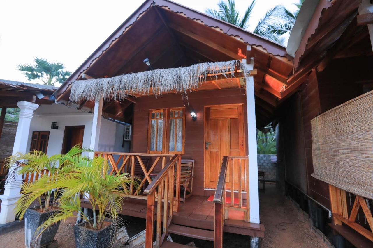 Trinco Star Cabana Trincomalee Exteriör bild
