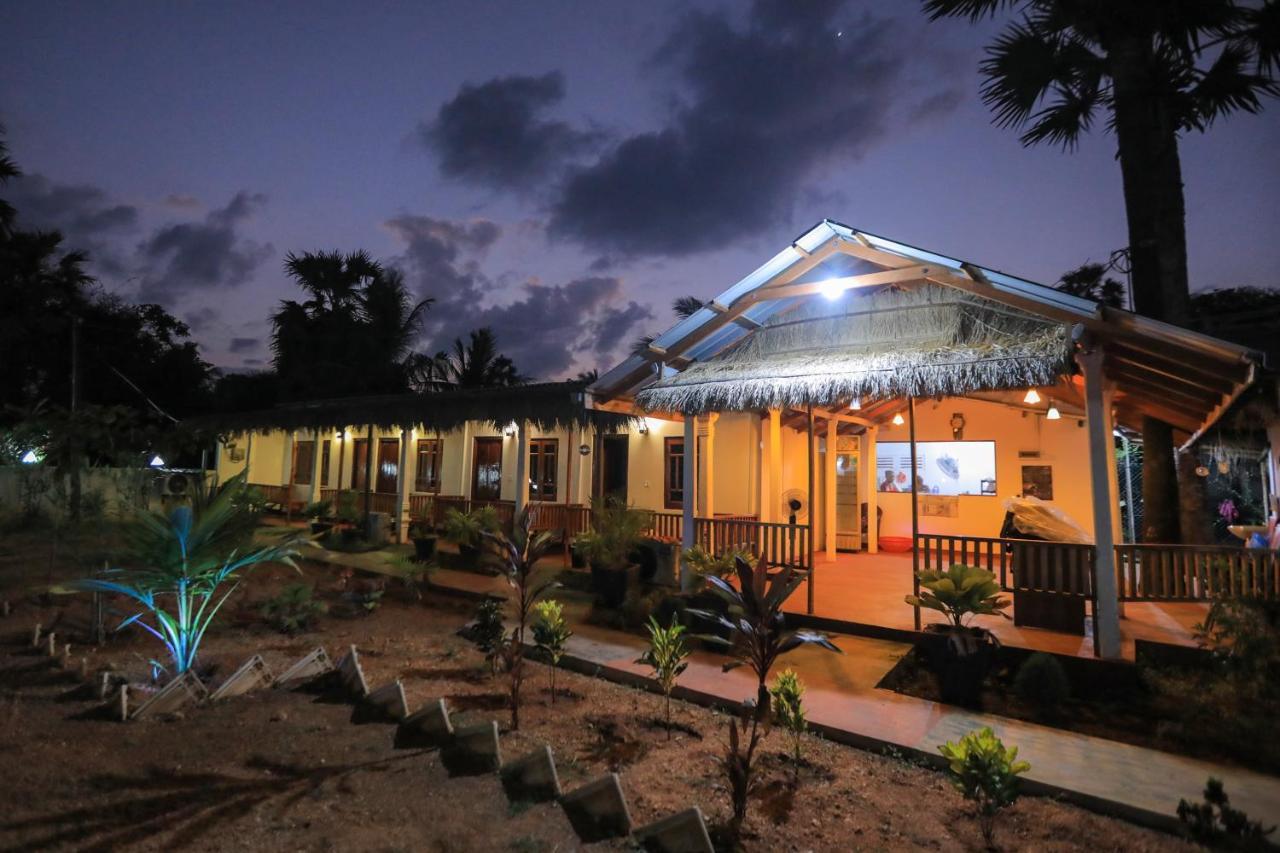 Trinco Star Cabana Trincomalee Exteriör bild